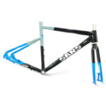 Cuadro R28 Ruta alum. Sars Capped M/52 Negro, gris y azul