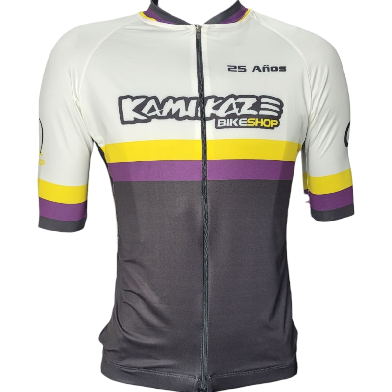 kamik2-min Indumentaria CC9 – Remera Kamikaze 25 años – XL - Imagen 1
